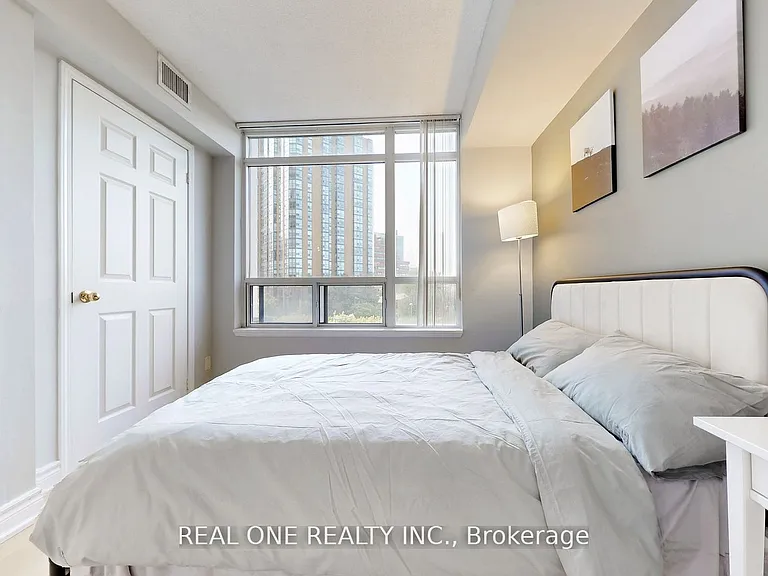 153 Beecroft Rd #501 — Photo 17