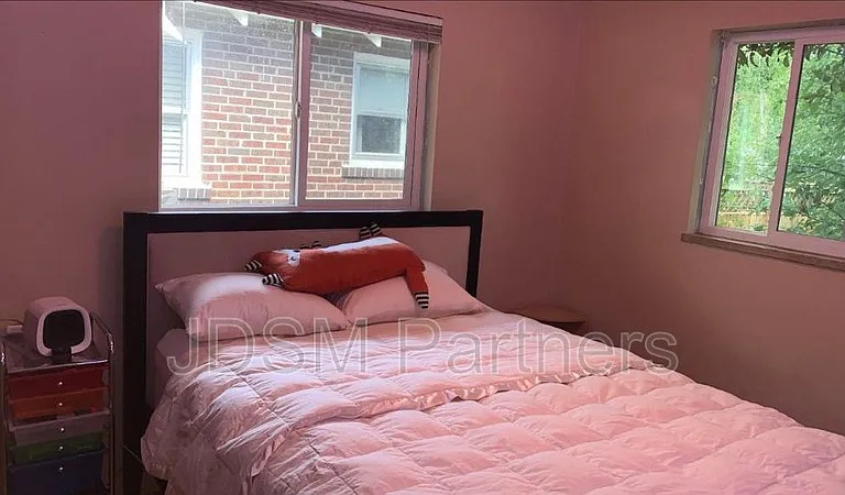 1545 N Jackson St — Photo 24