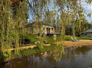 9940 Galatian Dr, Whitmore Lake, MI 48189
