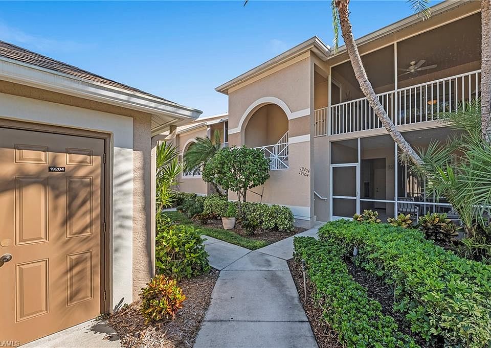 1st image of 26631 Clarkston DR #204
