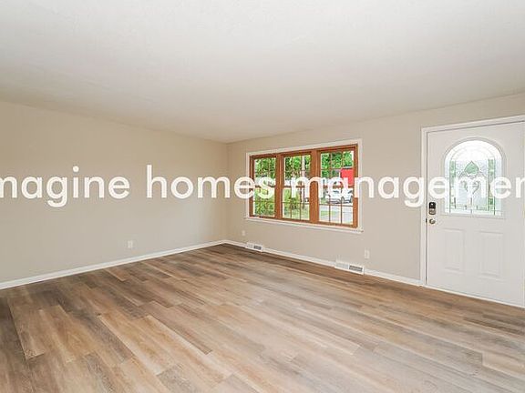 3rd image of 7481 Primrose Dr