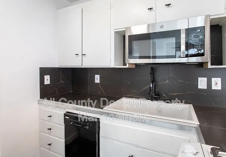46075 Ocotillo Dr #4 — Photo 16