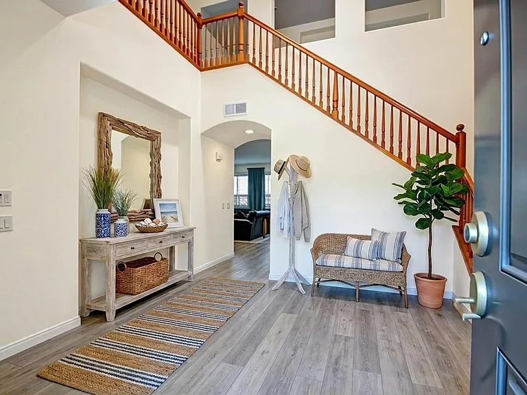 5292 Village Dr — Photo 2