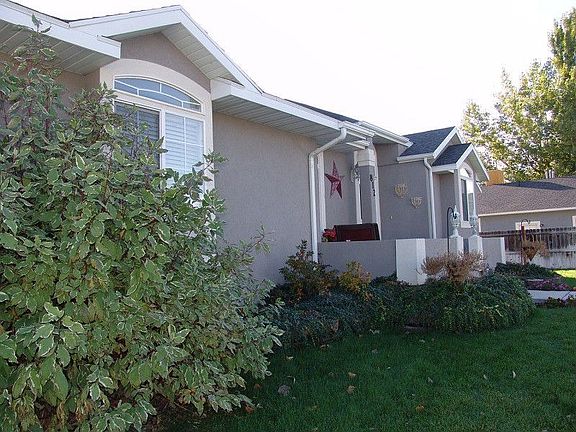 3rd image of 812 Lakeview