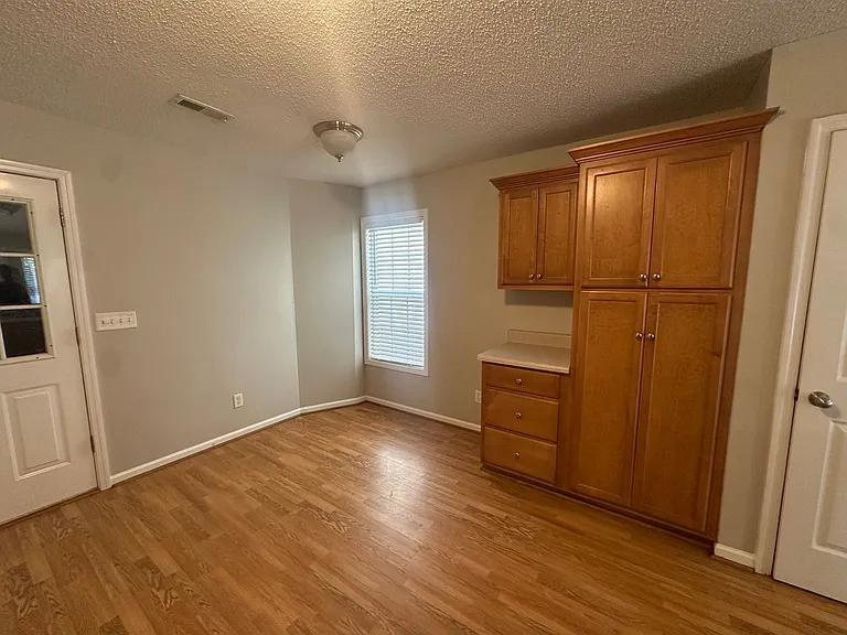 306 Bernard Couch Dr — Photo 8
