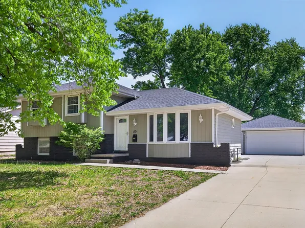 801 NW School St, Ankeny, IA 50023