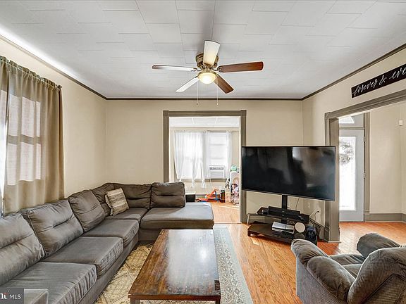 4th image of 481 Park Ave
