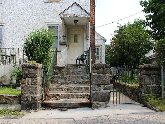 2nd image of 42 Liberty St