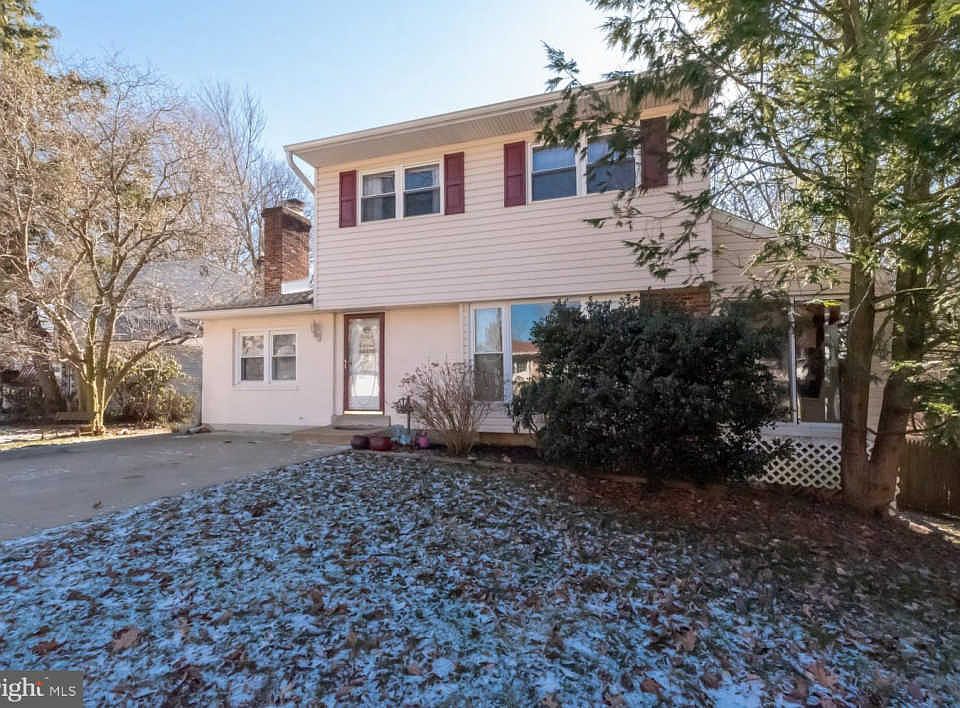 1st image of 119 Hilldale Ct