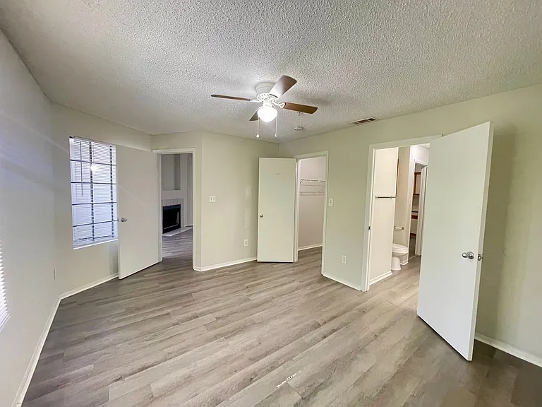 199 Afton Sq — Photo 18