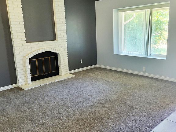 2nd image of 45414 Clubhouse Dr