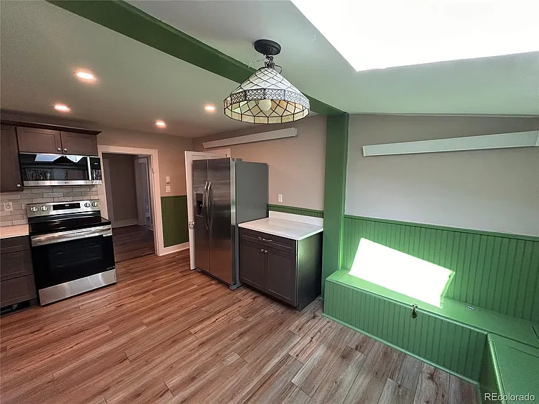 906 Main St — Photo 5