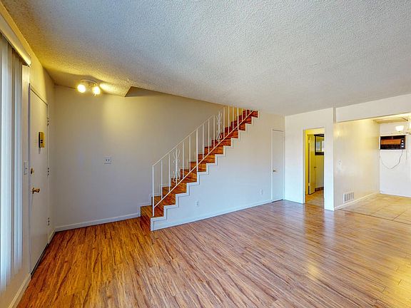 5th image of 15540 Moorpark St APT 18