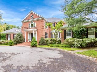 2 Red Fox Ln, Upper Brookville, NY 11545