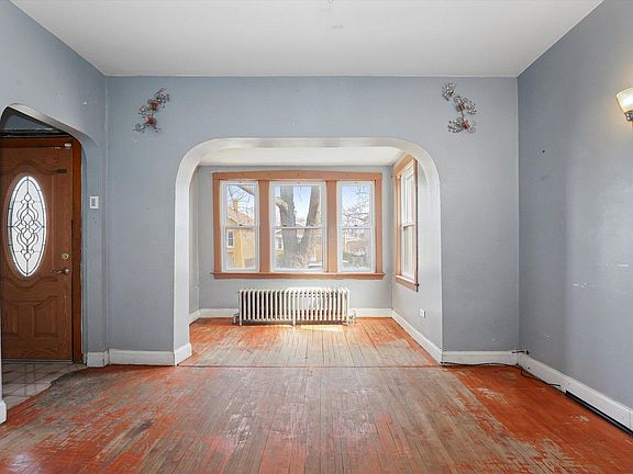 4th image of 2216 S Cuyler Ave