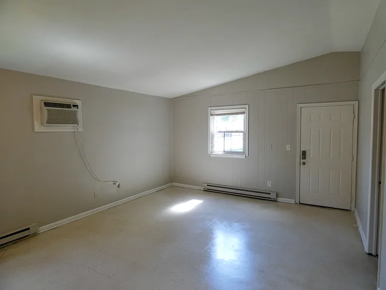 4200 Bowdens Ferry Rd — Photo 2