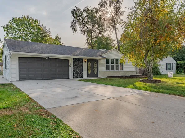 104 Lawton Ln, Bolingbrook, IL 60440