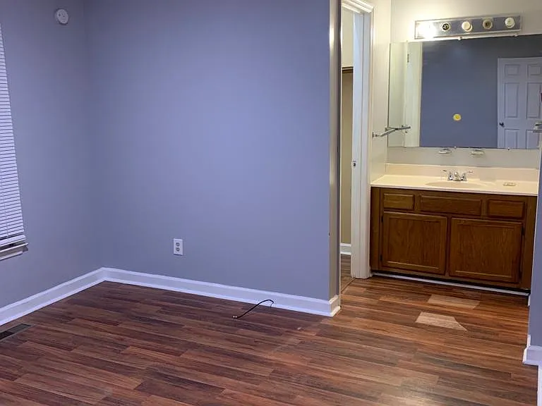 109 Dallas St — Photo 16
