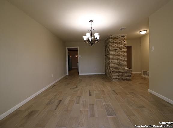4th image of 4211 Valleyfield St