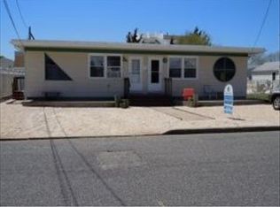 210 W 14th St, Ship Bottom, NJ 08008