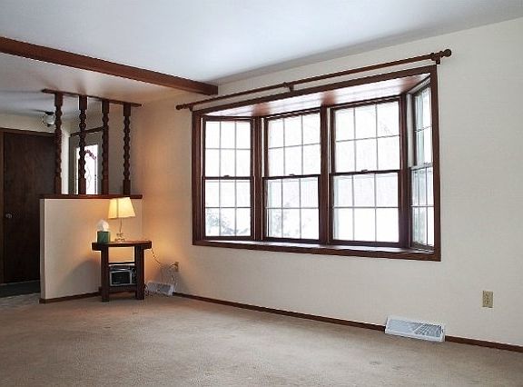 5th image of 210 Moorland Dr