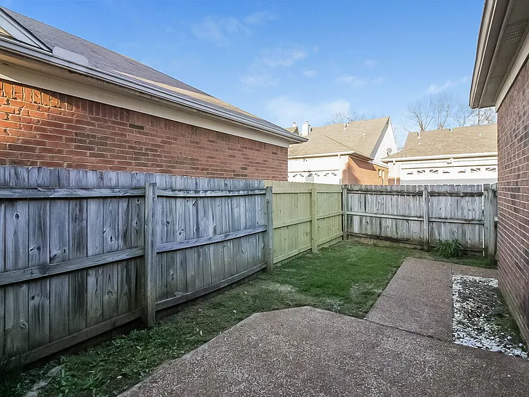 600 Ashley Glen Cir W — Photo 19