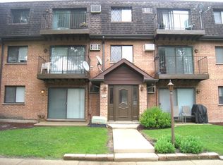 919 S McKinley Ave APT 1A, Arlington Heights, IL 60005