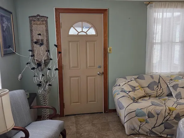 202 Vanloon St, Plymouth, PA 18651