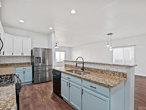 5th image of 401 Vista Boulevard