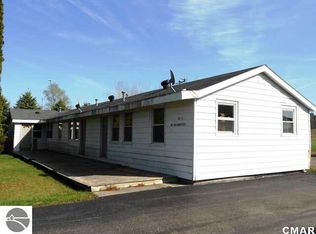 165 W Howard City Edmore Rd, Edmore, MI 48829