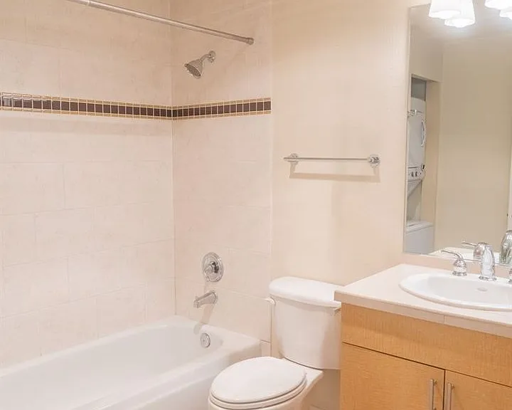 626 4th Ave W #201 — Photo 17