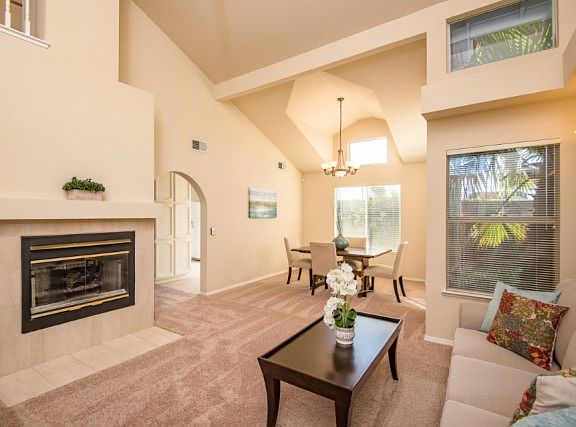4th image of 1321 Champagne Cir