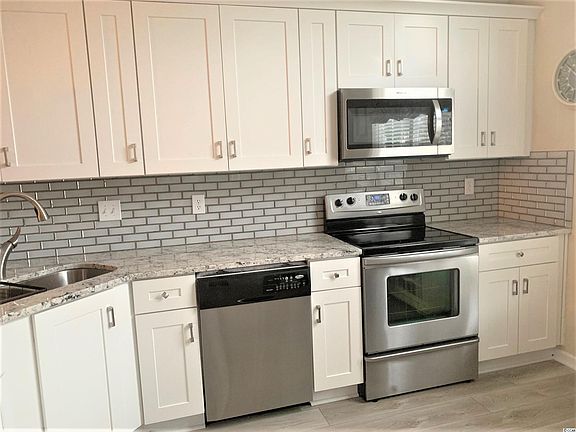 3rd image of 611 Riverward Dr #611