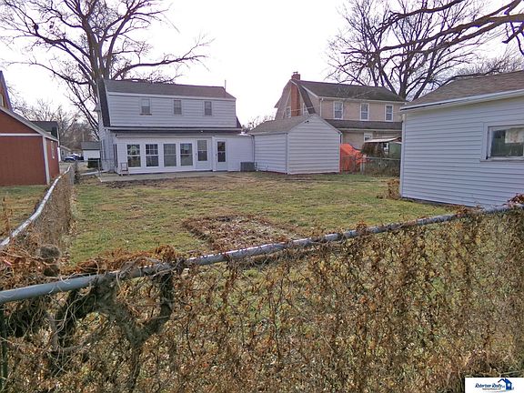 3rd image of 1704 Lincoln St