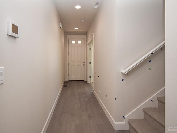 2nd image of 20678 SE Cougar Peak Dr