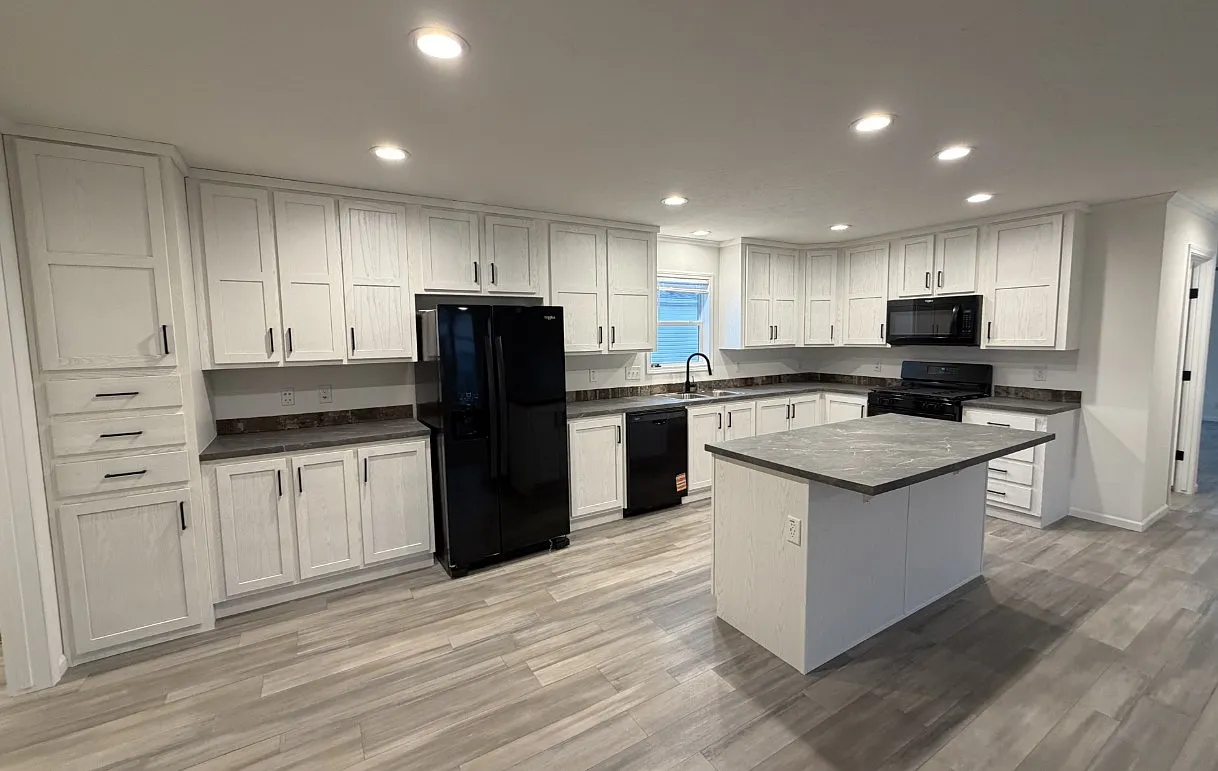 24213 Hemlock Cir #213 photo 1