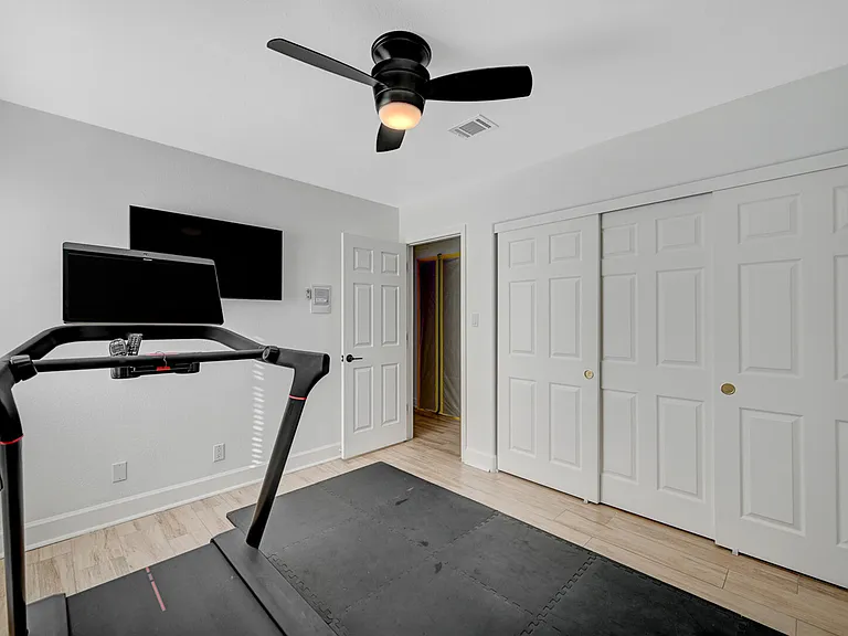 Inwood Dr — Photo 16
