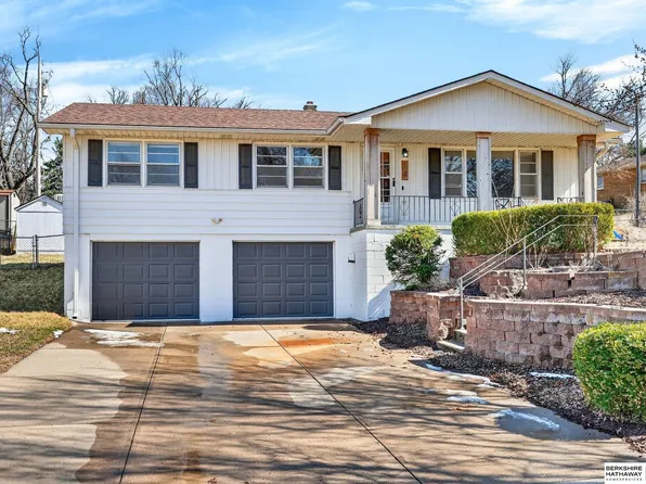 4509 Ridgeway Rd, Omaha, NE 68134