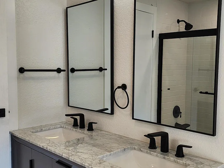 Luxury double vanity in the primary suite