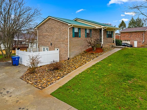 2nd image of 409 Clearbrook Dr