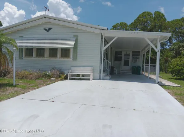 1335 Barefoot Cir, Barefoot Bay, FL 32976