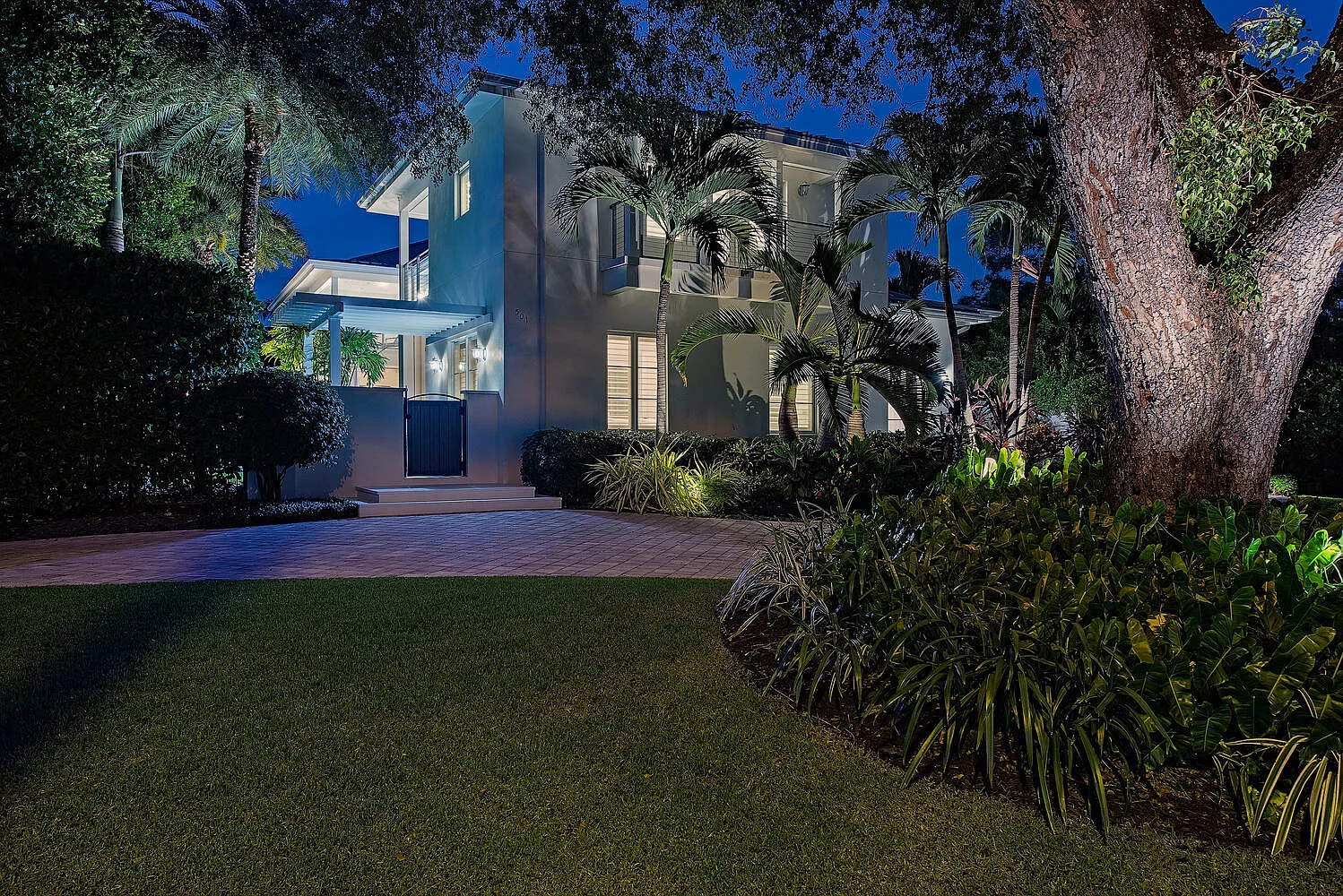 4 bed, 5.5 bath, 5088 sqft, $50,000 — Photo 4