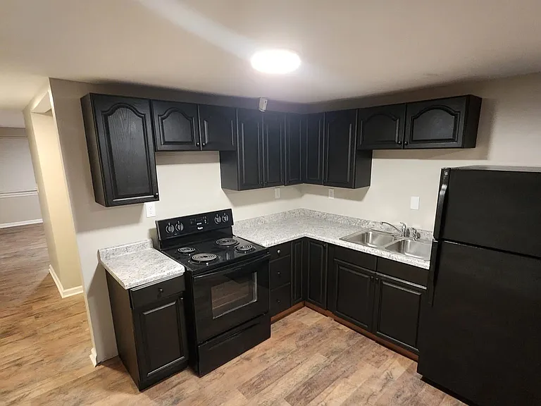 2513 Woodland Ave — Photo 3