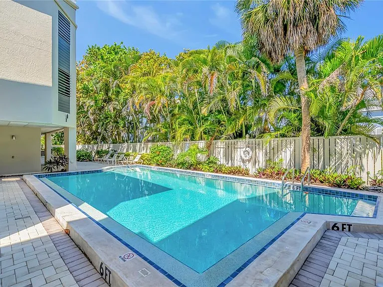 5611 Gulf Of Mexico Dr #1 — Photo 26