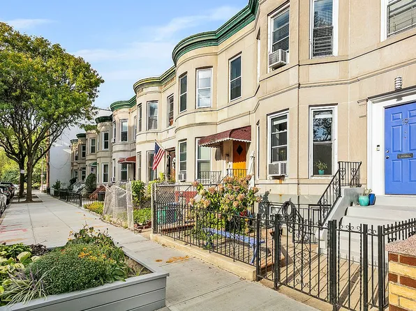 19 E 10th St, Brooklyn, NY 11218