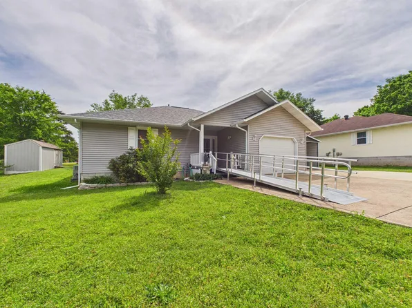 303 S Street Ct, Flippin, AR 72634