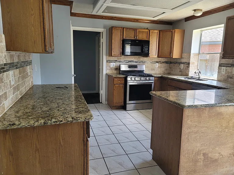 5322 Golden Stream Dr — Photo 19