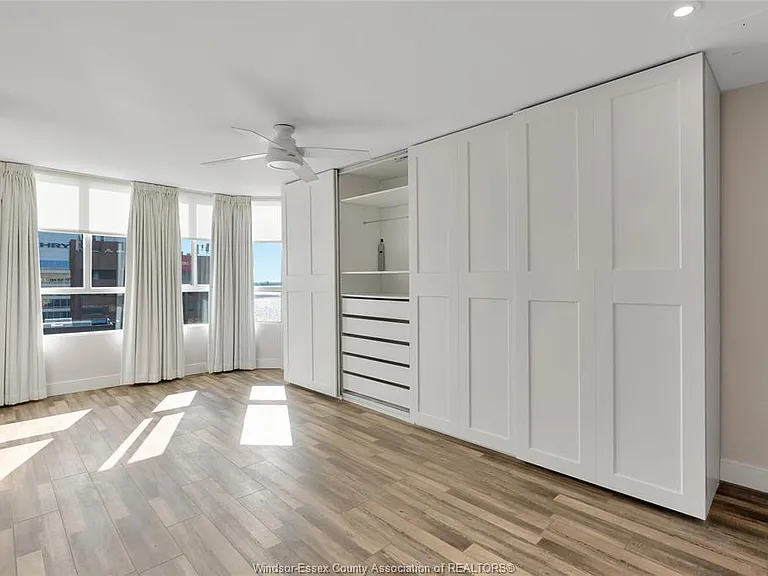 75 Riverside Dr E #1902 — Photo 21