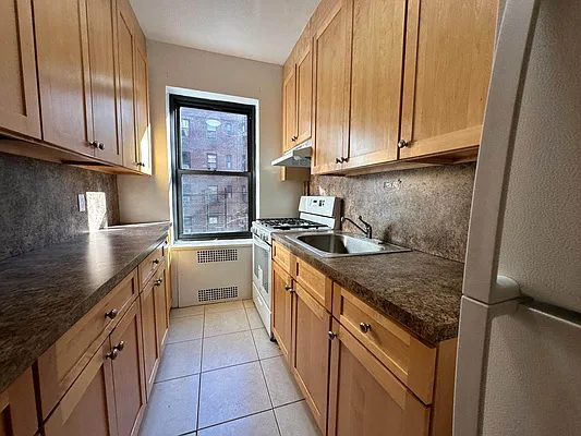 Rented by Green Brick Realty LLC | media 6