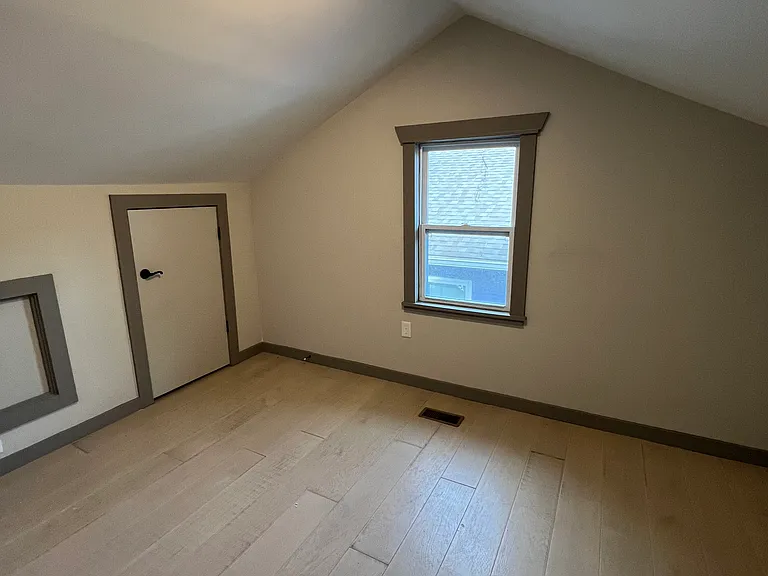 1817 Woodbine Ave — Photo 14